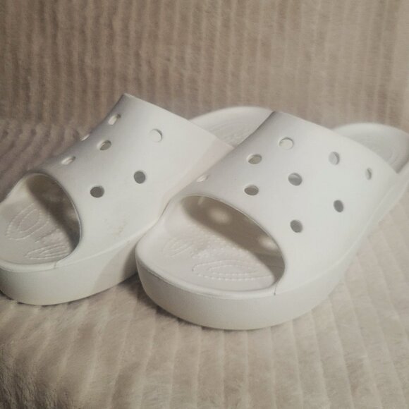 Crocs Women's Classic Platform Slide in White - Size 11 - Picture 1 of 8